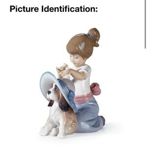 Lladro Collector’s Item: 2002 An Elegant Touch, 6862